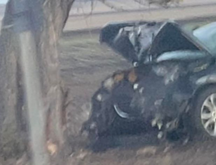 Tragedie in ziua de Craciun. Un barbat a murit, dupa ce s-a izbit cu automobilul intr-un copac, la Floresti. Imagini de la locul faptei - FOTO