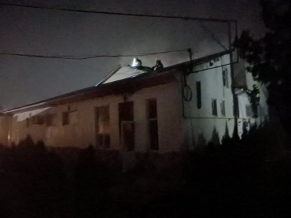 Un magazin alimentar a luat foc, la Ceadar-Lunga. Doua echipe de pompieri au intervenit - FOTO Un magazin alimentar a luat foc, la Ceadar-Lunga. Doua echipe de pompieri au intervenit - FOTO