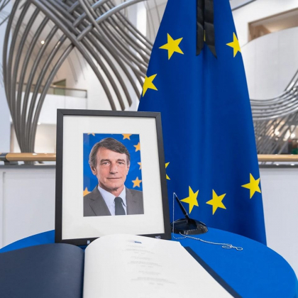 Parlamentul European: Presedintele David Sassoli va fi omagiat in plenul la Strasbourg, inainte ca eurodeputatii sa aleaga noua conducere. Parlamentul European: Presedintele David Sassoli va fi omagiat in plenul la Strasbourg, inainte ca eurodeputatii sa aleaga noua conducere.