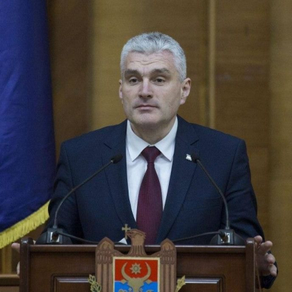 Fost deputat PPDA, catre autoritati: "Convocati de urgenta sedinta Parlamentului si modificati bugetul, daca nu vreti sa va pomeniti cu oameni cu facturile la usa biroului lui Spanu" Fost deputat PPDA, catre autoritati: "Convocati de urgenta sedinta Parlamentului si modificati bugetul, daca nu vreti sa va pomeniti cu oameni cu facturile la usa biroului lui Spanu"