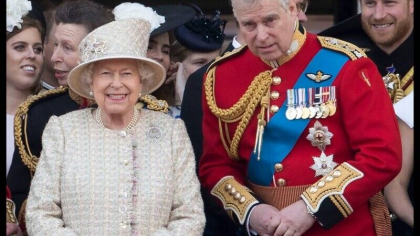 Regina Elisabeta i-a retras Printului Andrew titlurile regale si militare, in urma acuzatiilor din cazul Epstein
Regina Elisabeta i-a retras Printului Andrew titlurile regale si militare, in urma acuzatiilor din cazul Epstein
