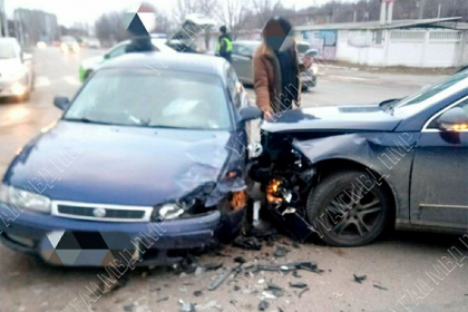 Patru persoane - transportate de urgenta la spital, in urma unui accident, la Ribnita. Cum s-a intamplat totul - FOTO Patru persoane - transportate de urgenta la spital, in urma unui accident, la Ribnita. Cum s-a intamplat totul - FOTO