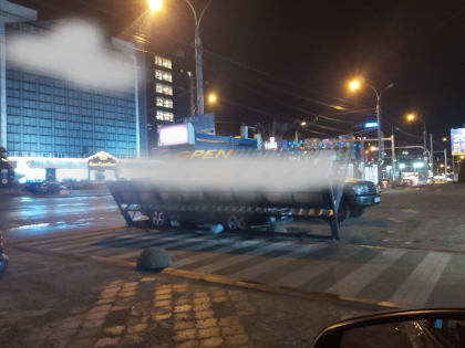 Vantul puternic a facut ravagii. Un panou a cazut peste o masina parcata pe o strada din centrul capitalei - FOTO Vantul puternic a facut ravagii. Un panou a cazut peste o masina parcata pe o strada din centrul capitalei - FOTO