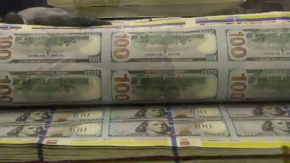 Pandemia, o perioada extrem de profitabila pentru cei mai bogati oameni ai lumii. La cat se ridica averea pe care o au
Pandemia, o perioada extrem de profitabila pentru cei mai bogati oameni ai lumii. La cat se ridica averea pe care o au