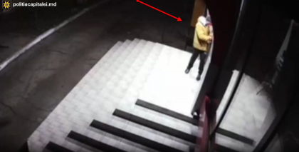 Un minor - retinut pentru ca a furat din mai multe magazine si saloane de frumusete. Momentul in care acesta incearca sa intre intr-un magazin - VIDEO 