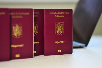 Trei moldoveni - prinsi la vama cu documente false. Unul dintre ei avea buletinul ascuns in buzunarul de la scurta Trei moldoveni - prinsi la vama cu documente false. Unul dintre ei avea buletinul ascuns in buzunarul de la scurta