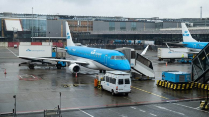 Un pasager clandestin a supravietuit dupa ce a zburat din Africa de Sud in Olanda in compartimentul rotilor unui avion
