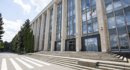  Guvernul anunta ca deciziile luate de autoritatile de la Orhei, privind activitatea scolilor si evenimentelor publice, sunt ilegale