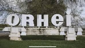 Codul rosu de alerta epidemiologica nu este valabil si la Orhei? Autoritatile de acolo si-au creat propriile masuri si au decis ca institutiile de invatamant vor activa in regim normal Codul rosu de alerta epidemiologica nu este valabil si la Orhei? Autoritatile de acolo si-au creat propriile masuri si au decis ca institutiile de invatamant vor activa in regim normal