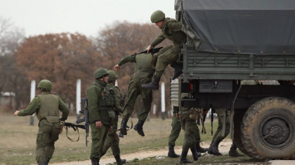 Ucraina a destructurat un grup ce pregatea atacuri la ordinul Moscovei. Marea Britanie avertizeaza ca fortele ruse sunt deja in Ucraina Ucraina a destructurat un grup ce pregatea atacuri la ordinul Moscovei. Marea Britanie avertizeaza ca fortele ruse sunt deja in Ucraina