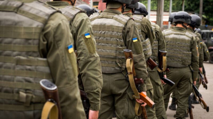 Un soldat al Garzii Nationale a Ucrainei si-a impuscat cinci camarazi inainte de a fugi
Un soldat al Garzii Nationale a Ucrainei si-a impuscat cinci camarazi inainte de a fugi