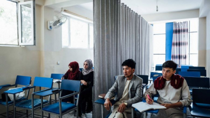 Talibanii redeschid universitatile din Afganistan, dar nu spun daca studentele vor putea reveni la cursuri