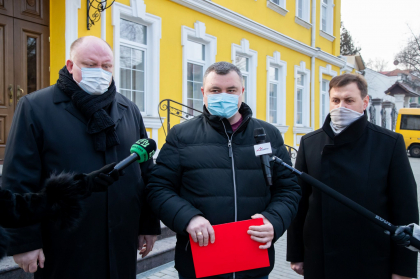 PSRM sesizaeaza Curtea Constitutionala si solicita examinarea constitutionalitatii includerii pe ordinea de zi a trei proiecte de lege in cadrul sedintei Parlamentului PSRM sesizaeaza Curtea Constitutionala si solicita examinarea constitutionalitatii includerii pe ordinea de zi a trei proiecte de lege in cadrul sedintei Parlamentului
