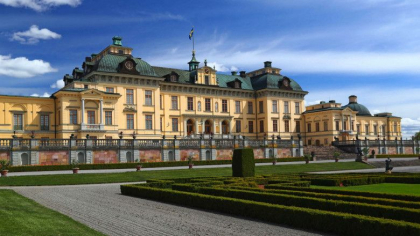Barbat arestat in Suedia, dupa ce o drona a survolat palatul regal de langa Stockholm Barbat arestat in Suedia, dupa ce o drona a survolat palatul regal de langa Stockholm
