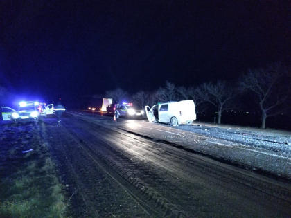 Accident la Riscani. Trei masini s-au lovit, iar un barbat a ajuns la spital - FOTO Accident la Riscani. Trei masini s-au lovit, iar un barbat a ajuns la spital - FOTO