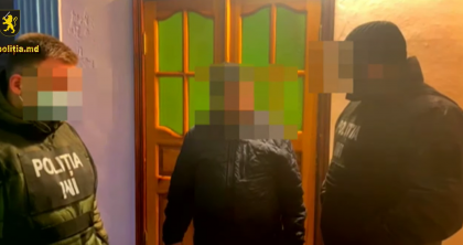 Cativa detinuti ai penitenciarului din Leova impreuna cu alti indivizi aflati in libertate - cercetati penal, dupa ce au santajat un alt detinut: „Mama victimei a transferat de doua ori 600 euro” - VIDEO Cativa detinuti ai penitenciarului din Leova impreuna cu alti indivizi aflati in libertate - cercetati penal, dupa ce au santajat un alt detinut: „Mama victimei a transferat de doua ori 600 euro” - VIDEO