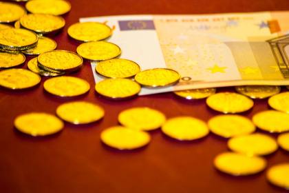 Curs valutar BNM pentru 4 februarie. Cat costa astazi un euro si un dolar - FOTO
Curs valutar BNM pentru 4 februarie. Cat costa astazi un euro si un dolar - FOTO