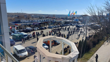 Protest la Comrat. Oamenii sunt nemultumiti de scumpirile in lant: "Asemenea tarife nu sunt nici in Europa" - FOTO Protest la Comrat. Oamenii sunt nemultumiti de scumpirile in lant: "Asemenea tarife nu sunt nici in Europa" - FOTO