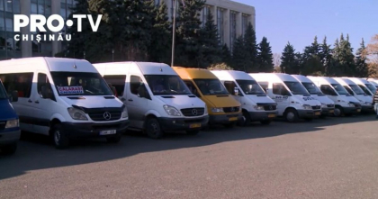 Reactia autoritatilor, dupa ce transportatorii si-au sistat activitatea pentru urmatoarele zile: „Doar o mica parte din cursele rutiere au fost suspendate”