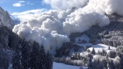 Cel putin 15 persoane au murit intr-o avalansa produsa in estul Afganistanului
Cel putin 15 persoane au murit intr-o avalansa produsa in estul Afganistanului
