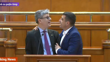 George Simion l-a luat de gat pe Virgil Popescu in timpul motiunii impotriva ministrului Energiei. „Esti un hot”/ „Esti un prost” - FOTO/VIDEO George Simion l-a luat de gat pe Virgil Popescu in timpul motiunii impotriva ministrului Energiei. „Esti un hot”/ „Esti un prost” - FOTO/VIDEO
