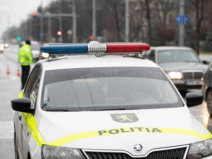 Un sofer din Chisinau - prins drogat la volan. Acesta nu avea permis de conducere Un sofer din Chisinau - prins drogat la volan. Acesta nu avea permis de conducere