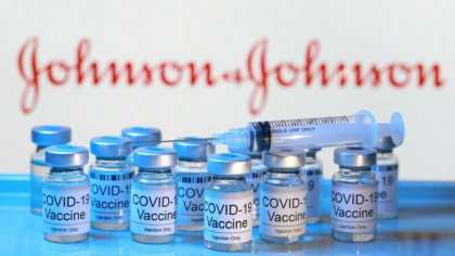 Johnson & Johnson opreste temporar fabricarea vaccinului sau imptoriva Covid
