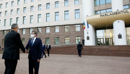 Presedintele Parlamentului, Igor Grosu, la intrevederea cu Prim-ministrul Romaniei, Nicolae-Ionel Ciuca: ”Este un eveniment istoric” - FOTO/VIDEO Presedintele Parlamentului, Igor Grosu, la intrevederea cu Prim-ministrul Romaniei, Nicolae-Ionel Ciuca: ”Este un eveniment istoric” - FOTO/VIDEO