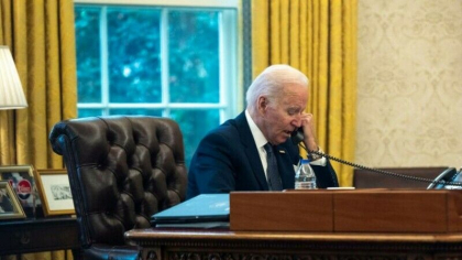 Joe Biden si Emmanuel Macron vor discuta telefonic cu Vladimir Putin despre criza de la granita ruso-ucraineana
