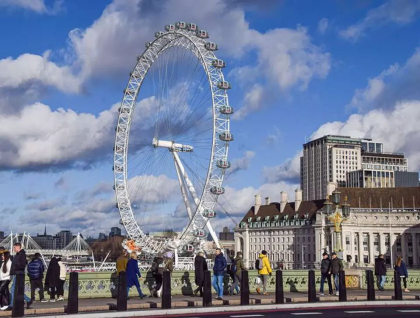 Roata gigantica London Eye si patru poduri au fost blocate din cauza unui pachet suspect Roata gigantica London Eye si patru poduri au fost blocate din cauza unui pachet suspect