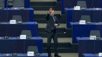 Un eurodeputat bulgar a facut salutul nazist in Parlamentul European - VIDEO