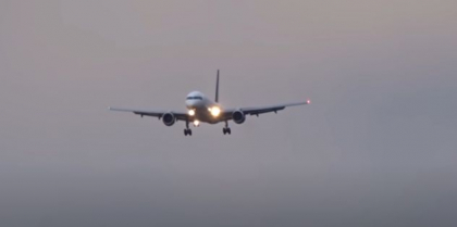 Avionul cu delegatia echipei Manchester City la bord a ratat aterizarea din cauza Furtunii Dudley - VIDEO Avionul cu delegatia echipei Manchester City la bord a ratat aterizarea din cauza Furtunii Dudley - VIDEO