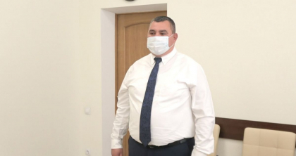 Procurorii cer plasarea in arest preventiv a procurorului-sef al Procuraturii Hancesti, Maxim Gropa