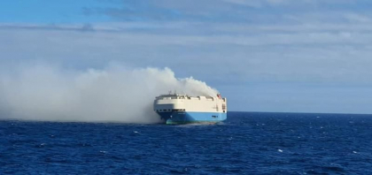 O nava plina cu masini de lux pluteste in deriva in mijlocul Atlanticului - VIDEO
