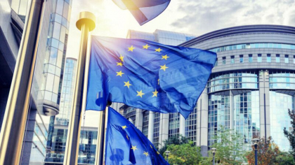 UE impune primele sanctiuni Rusiei si denunta recunoasterea independentei regiunilor separatiste