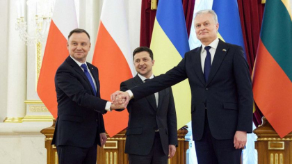 „Ucraina merita statutul de tara candidata la aderarea la UE”, afirma presedintii Poloniei si Lituaniei „Ucraina merita statutul de tara candidata la aderarea la UE”, afirma presedintii Poloniei si Lituaniei