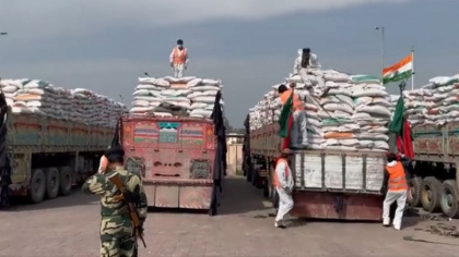 India a trimis 2.500 de tone de grau in Afganistan, unde jumatate din populatie se confrunta cu foamete acuta India a trimis 2.500 de tone de grau in Afganistan, unde jumatate din populatie se confrunta cu foamete acuta