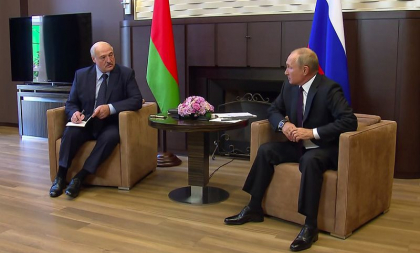 Lukasenko anunta ca Belarus va cumpara tehnica militara din Rusia in anii urmatori Lukasenko anunta ca Belarus va cumpara tehnica militara din Rusia in anii urmatori
