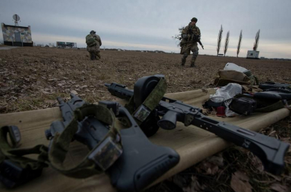 Criza din Ucraina: Kievul va declara stare de urgenta / Putin spune ca interesele Rusiei nu sunt negociabile / Un soldat ucrainean ucis si 6 raniti in urma bombardamentelor Criza din Ucraina: Kievul va declara stare de urgenta / Putin spune ca interesele Rusiei nu sunt negociabile / Un soldat ucrainean ucis si 6 raniti in urma bombardamentelor