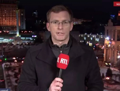„Uimitor!”. Un jurnalist, viral pe internet dupa ce a transmis in direct de la Kiev in 6 limbi diferite - VIDEO „Uimitor!”. Un jurnalist, viral pe internet dupa ce a transmis in direct de la Kiev in 6 limbi diferite - VIDEO