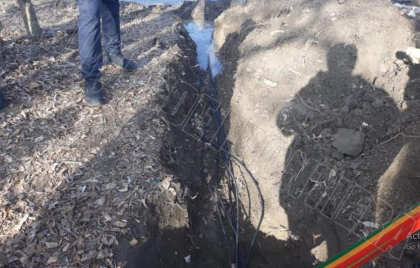 O conducta pentru aprovizionarea ilegala cu apa si energie electrica a unei baze de odihna din Ucraina depistata de politia de frontiera - FOTO O conducta pentru aprovizionarea ilegala cu apa si energie electrica a unei baze de odihna din Ucraina depistata de politia de frontiera - FOTO