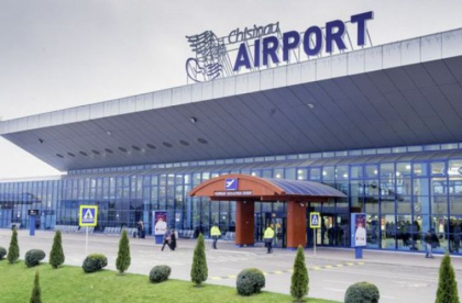 Cinci avioane cu destinatia Ucraina au aterizat in aceasta dimineata pe Aeroportul Chisinau. 500 de oameni au primit asistenta necesara Cinci avioane cu destinatia Ucraina au aterizat in aceasta dimineata pe Aeroportul Chisinau. 500 de oameni au primit asistenta necesara