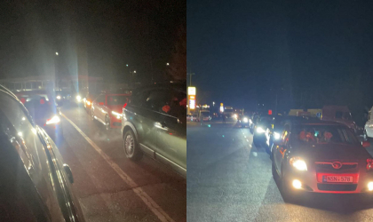 Randuri kilometrice la vama Leuseni. Zeci de masini stau la coada pentru a iesi din tara - FOTO/VIDEO