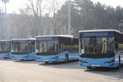 Treizeci de autobuze sunt pregatite pentru a merge la vama ca sa-i preia pe refugiatii ucraineni. Primaria asteapta permisiunea Guvernului