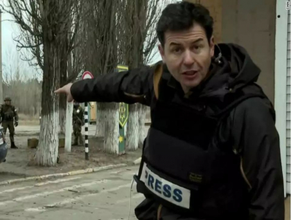 Rusia controleaza un aeroport de langa Kiev. Reporter CNN: Asta arata cat de aproape au ajuns fortele ruse de centrul capitalei