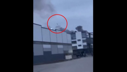 Momentul cand o racheta ruseasca loveste un aeroport din vestul Ucrainei - VIDEO