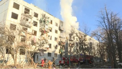 Cum arata un bloc de locuinte din orasul ucrainean Chuguev dupa ce a fost bombardat Cum arata un bloc de locuinte din orasul ucrainean Chuguev dupa ce a fost bombardat