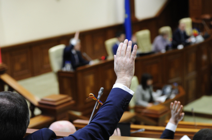 Ultima ora. Stare de URGENTA pentru 60 de zile pe intreg teritoriul tarii. Decizia - votata unanim de deputati Ultima ora. Stare de URGENTA pentru 60 de zile pe intreg teritoriul tarii. Decizia - votata unanim de deputati