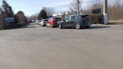 Se intensifica ambuteiajele la vama Sculeni si Leuseni. Peste 40 de masini asteapta sa iasa din tara - FOTO