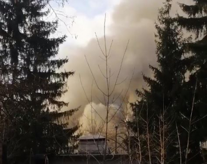  Cladirea regionala a SBU din Cernigov - bombardata. Aceasta a luat foc